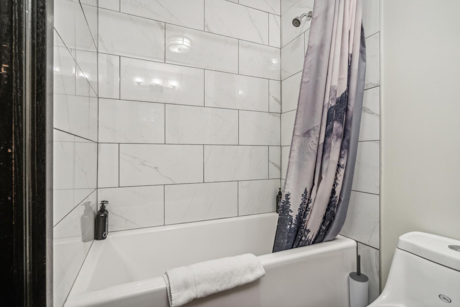 Cozy One Bedroom Condo With Indoor Pool And Hottub Канмор Экстерьер фото